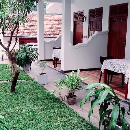 Ramesh Guesthouse Mirissa Exterior photo
