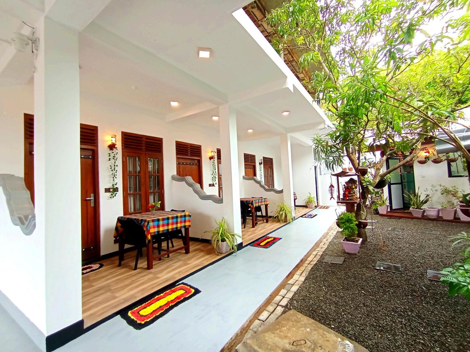 Ramesh Guesthouse Mirissa Exterior photo