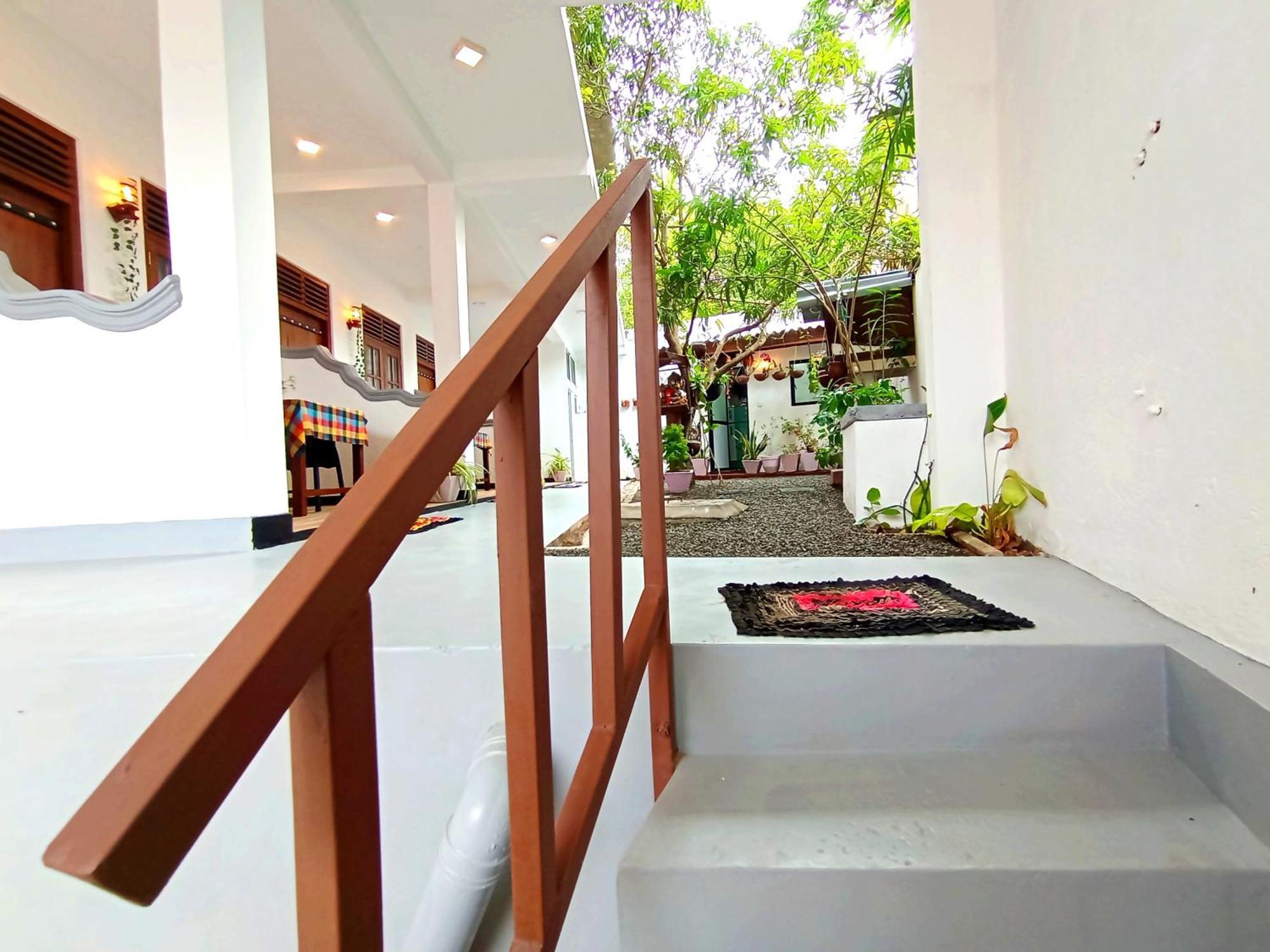 Ramesh Guesthouse Mirissa Exterior photo