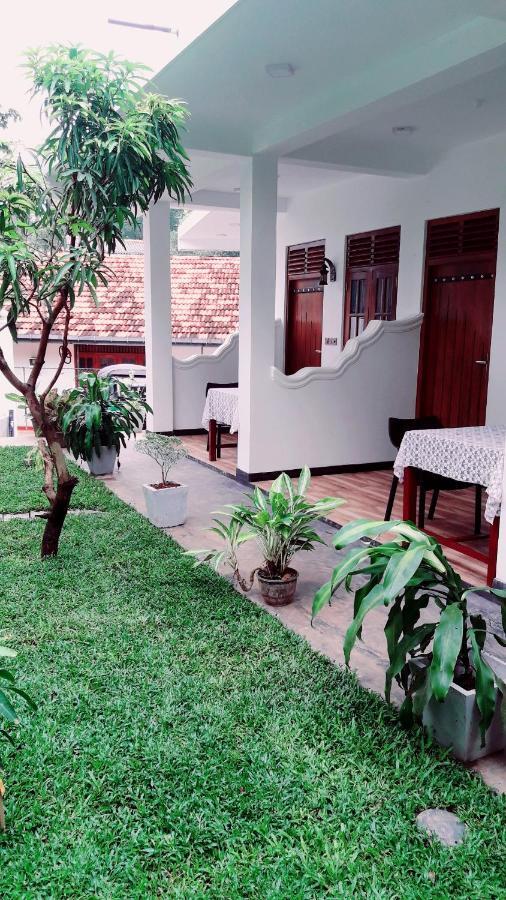 Ramesh Guesthouse Mirissa Exterior photo